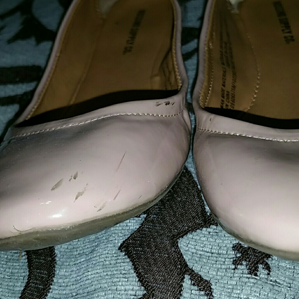 Mossimo flats - Picture 3 of 3